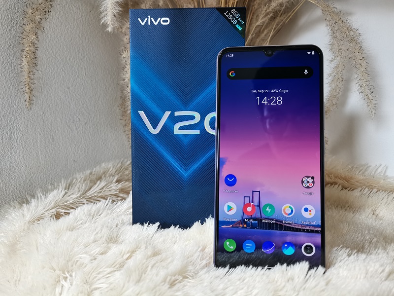 Review Vivo V20: Segini yang pas!