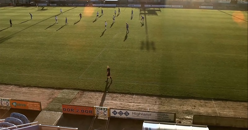 AI kamera mengira kepala botak wasit sebagai bola