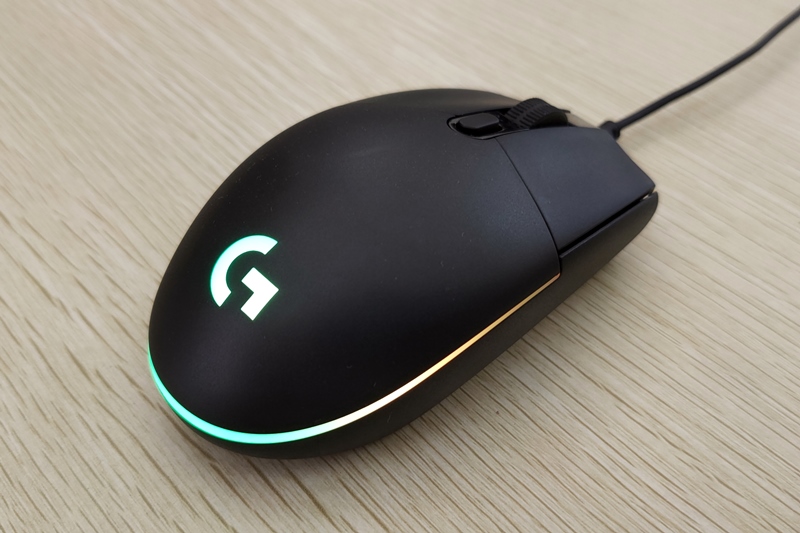 Logitech G102 Lightsync,  murah dengan fitur mewah