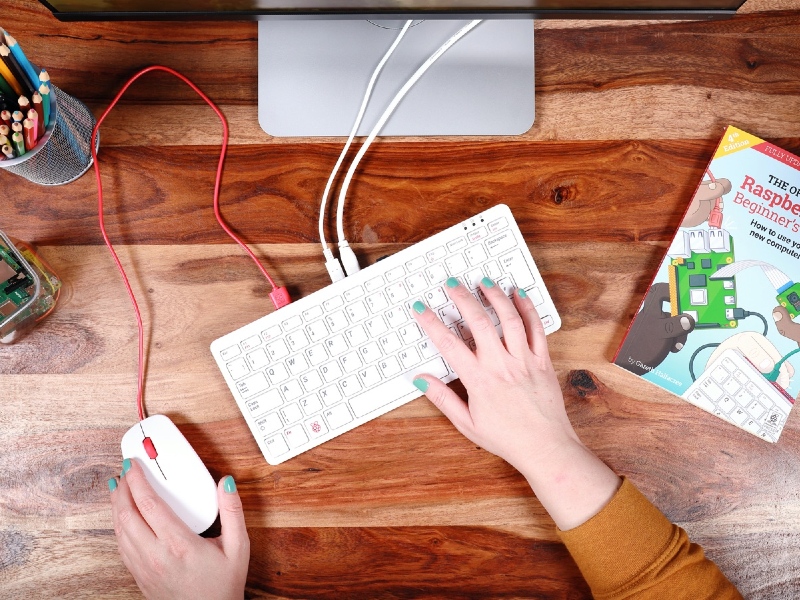 Raspberry Pi luncurkan komputer dalam wujud keyboard