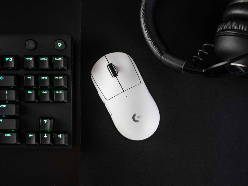 Logitech G PRO X SUPERLIGHT, mouse eSport paling ringan 