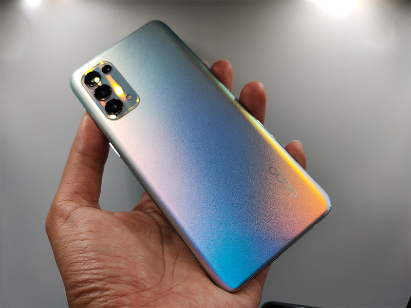 OPPO Reno5 punya back cover seperti berlian