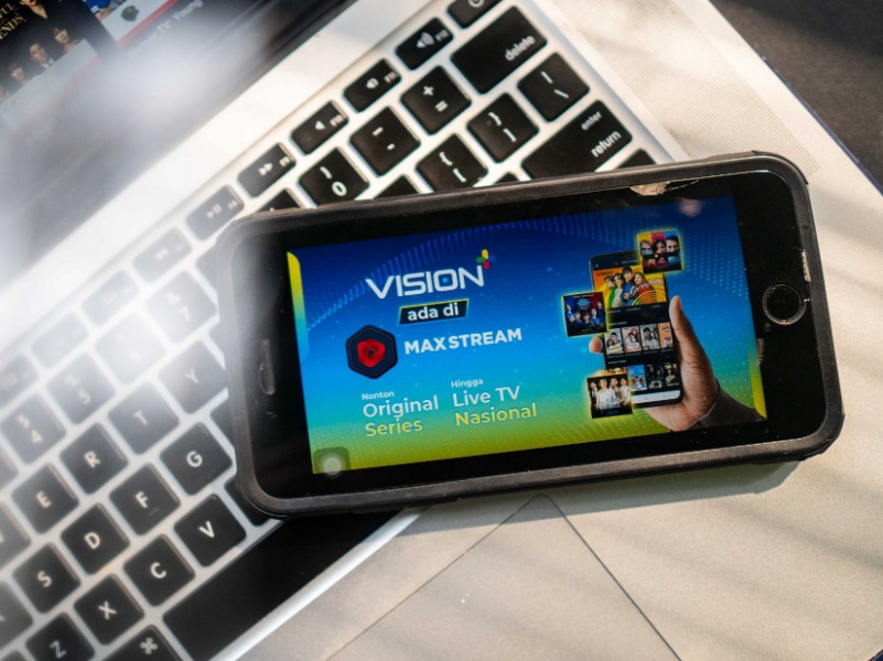 Kolaborasi Telkomsel dan Vision+ hadirkan ragam tayangan di MAXstream