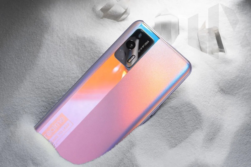 Realme GT Neo Flash Edition didukung pengisian baterai 65W