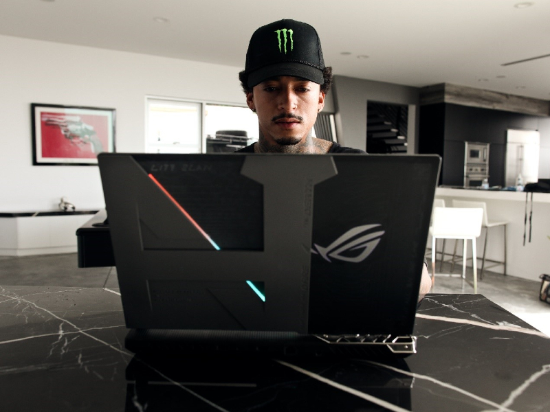 Asus buat ROG Strix Nyjah Huston Special Edition