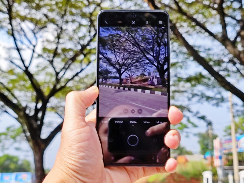 Vivo X60 akan punya varian dengan layar lengkung