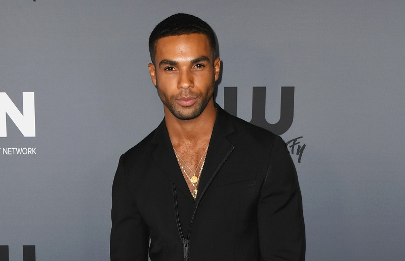 Lucien Laviscount jadi pemeran baru di Emily in Paris 2