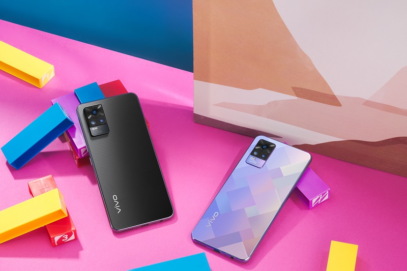Harga Vivo V21 versi reguler yang resmi hadir di Indonesia