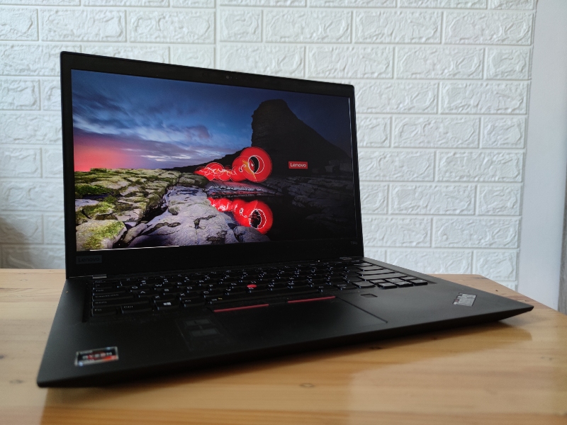 Review Lenovo T14s, laptop kerja tangguh yang ringan