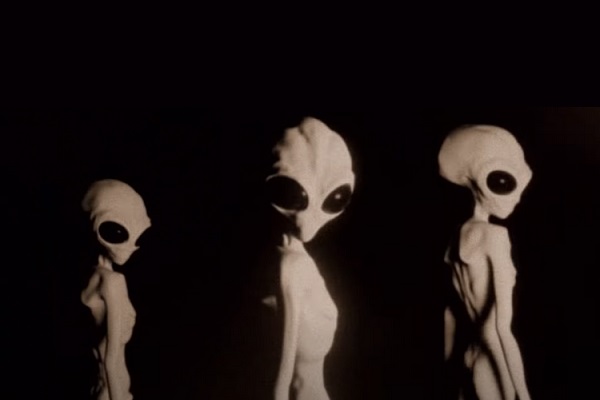 Proyek dokumenter Netflix tentang alien ini tampak nyata