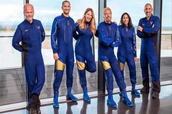 VSS Unity mendarat, Virgin Galactic siap wisata luar angkasa