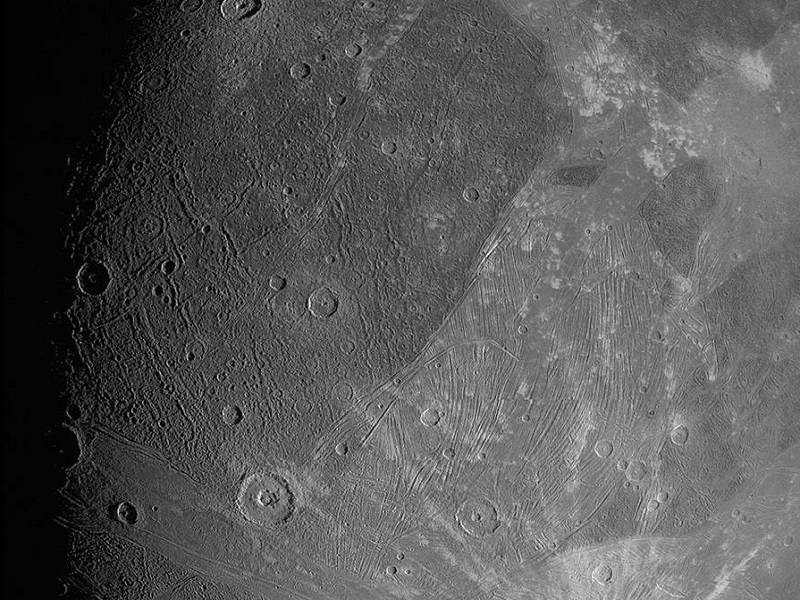 Astronom temukan uap air di atmosfer Ganymede
