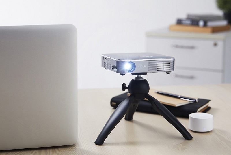 Proyektor mini Canon bisa untuk presentasi dan nonton film