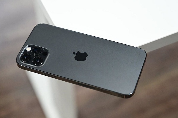 Apple batal pakai sensor sidik jari di layar iPhone 13