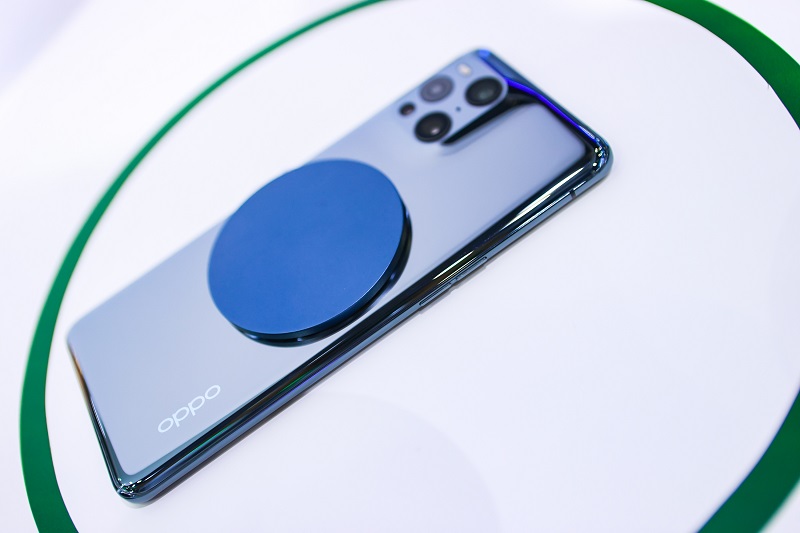 OPPO kenalkan teknologi pengisian daya cepat baru MagVOOC 