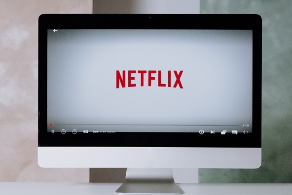 Daftar 41 judul film yang akan tayang di Netflix akhir 2021