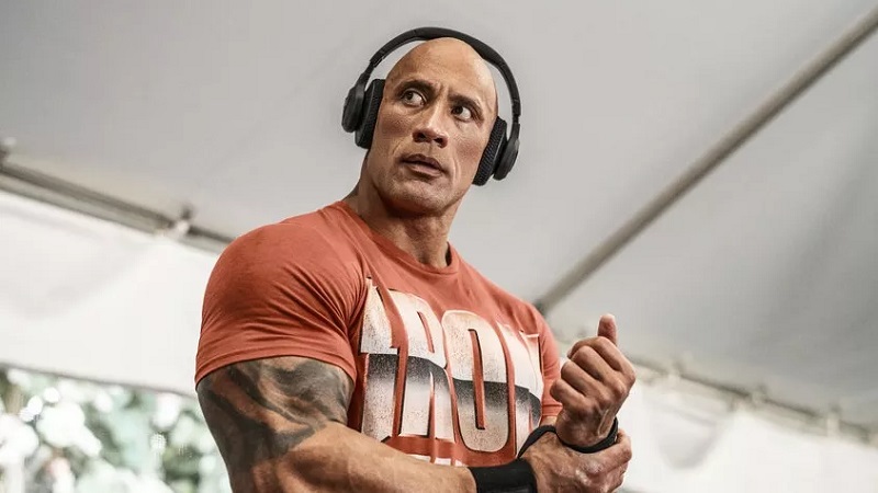 JBL dan The Rock hadirkan headphone khusus gym