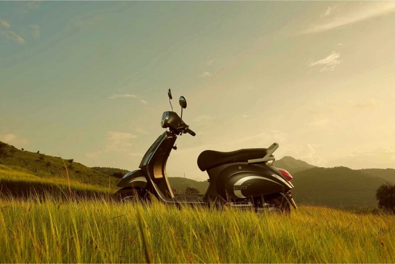 Motor listrik ini mirip vespa, bisa tempuh jarak 120 km