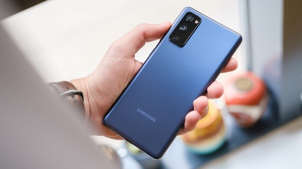 10 juta unit Samsung Galaxy S20 FE ludes terjual