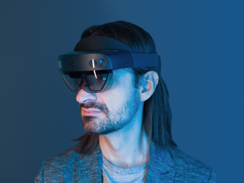 Microsoft mulai tinggalkan HoloLens, benarkah?