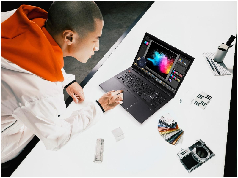 ASUS luncurkan laptop untuk kreator dengan panel OLED