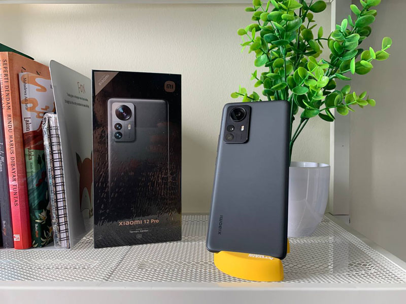 Xiaomi 12 Pro, flagship paling worth awal 2022