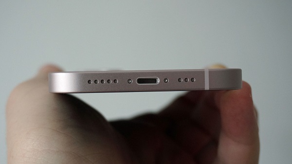 Apple akan gunakan USB tipe-C mulai dari iPhone 15