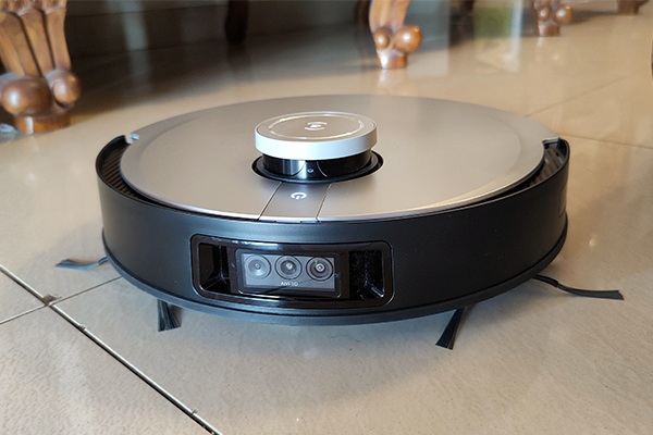 ECOVACS DEEBOT X1 OMNI, solusi mewah untuk bersih-bersih rumah