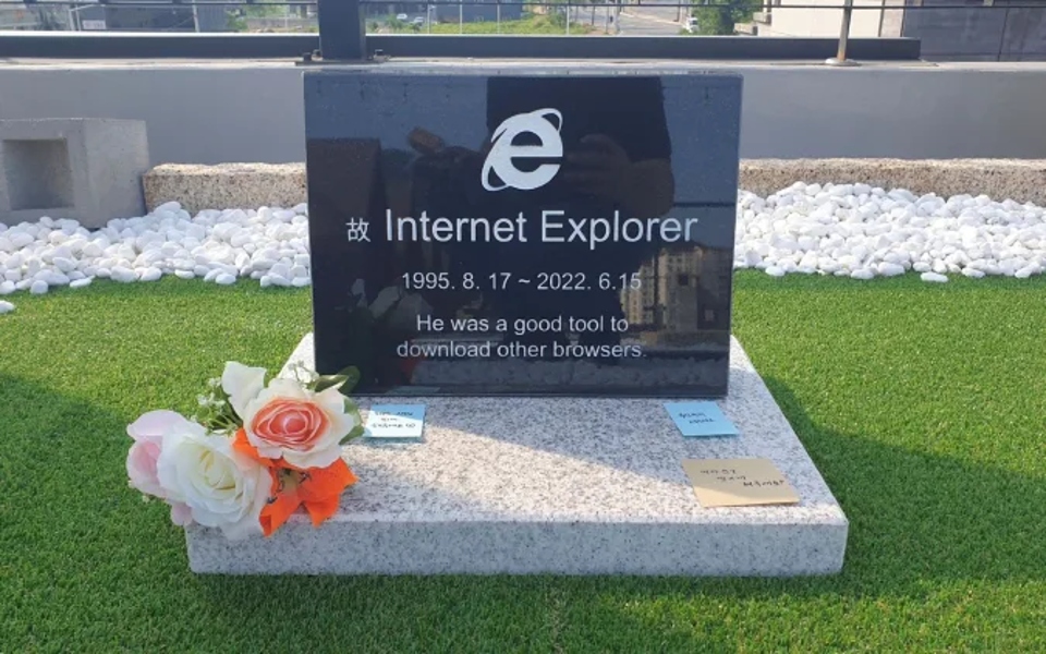Insinyur di Korea Selatan buat makam untuk Internet Explorer