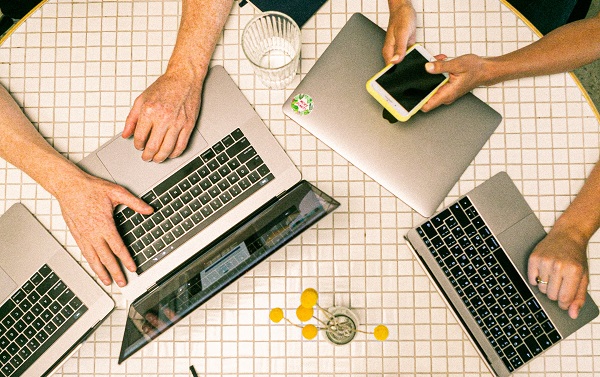 Krisis chip mereda, produsen laptop pastikan stok aman