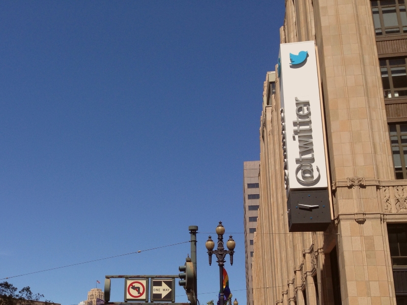 Dampak ketidakpastian Musk, Twitter pecat puluhan karyawan 