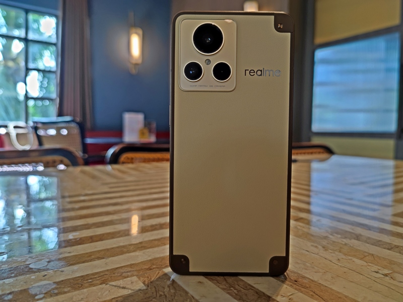 Hands-on realme GT 2 Explorer Master Edition