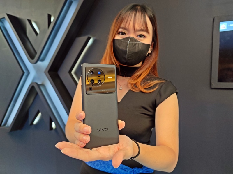 vivo meluncurkan vivo V80 Pro dan V80 dengan kamera Zeiss