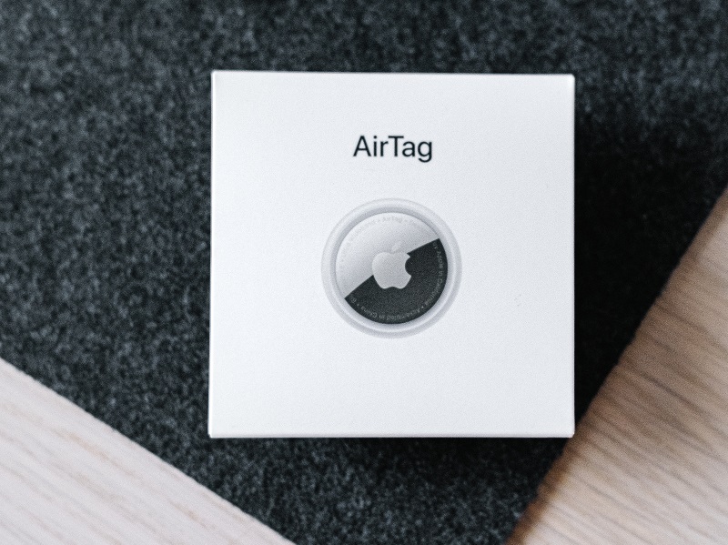 Apple AirTag bantu temukan barang hilang di bandara