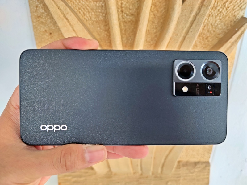 Kamera OPPO Reno8 4G buat foto siang malam