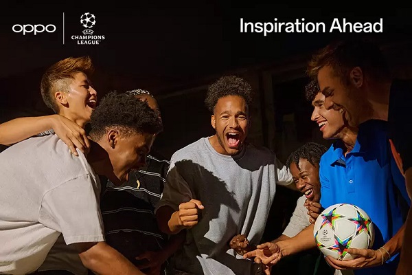 Logo OPPO dan UEFA bersanding dalam UEFA Champions League