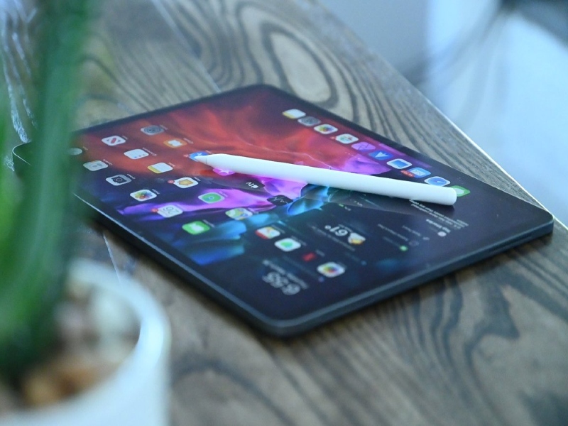 iPad Pro dengan layar OLED Hybrid diprediksi tiba tahun 2024