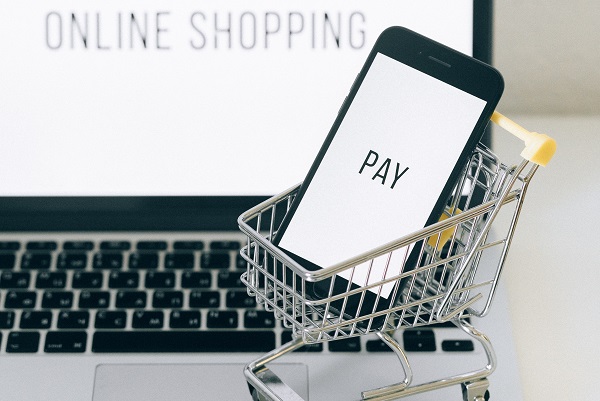  Pulsa dan voucher jadi kategori paling banyak dibeli dengan paylater