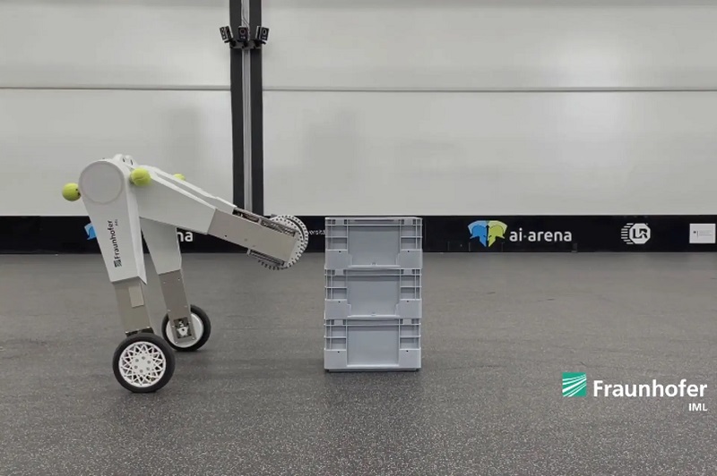 Robot self-balancing ini bisa angkat objek