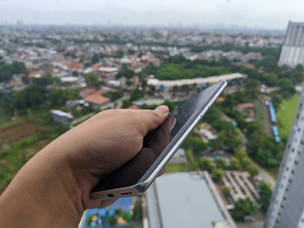 Teknologi di layar lengkung realme 10 Pro 5G