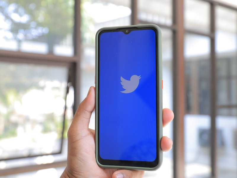 Pengguna Twitter kini bisa lihat jumlah orang yang simpan postingannya