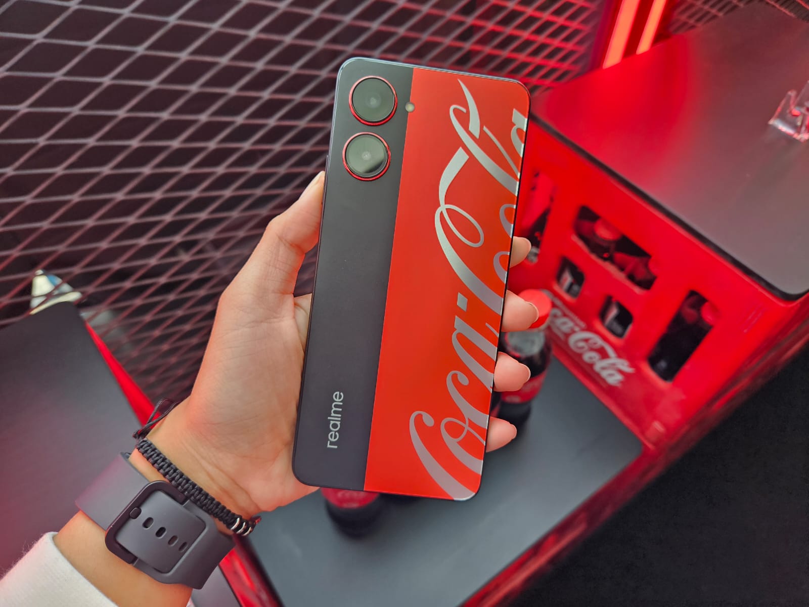 realme 10 Pro 5G Coca-Cola Edition tampil beda