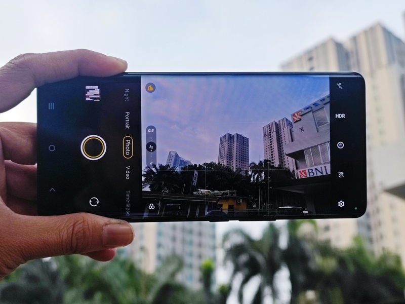 Review vivo V27 5G: kamera & desain bagus, tetapi ada yang perlu ditambah