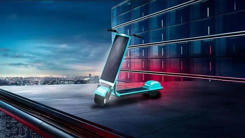 Skuter listrik ini punya tenaga surya