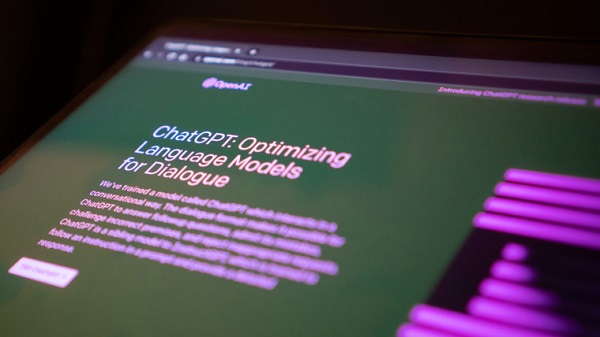 ChatGPT digugat penulis ternama