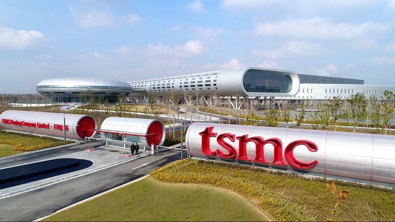 Laba TSMC turun drastis, iPhone tak bisa jadi penyelamat