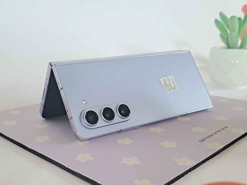 Kerjain banyak hal seharian pakai Galaxy Z Fold5