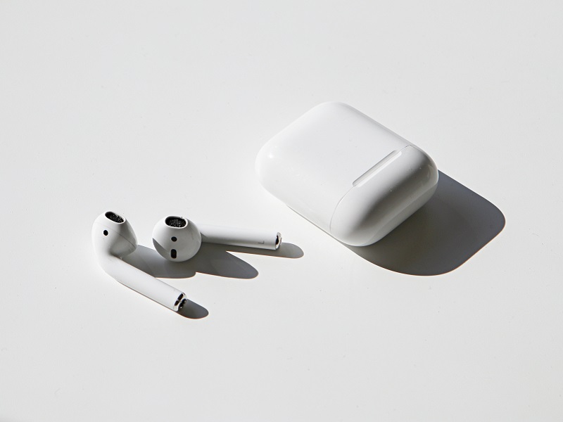 Selain iPhone, Apple juga gunakan port USB-C untuk AirPods
