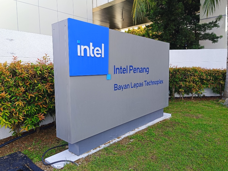Intip proses perakitan prosesor Intel di Malaysia