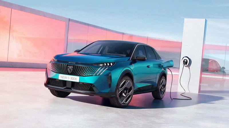 Mobil listrik Peugeot E-3008 punya baterai hingga 700 km